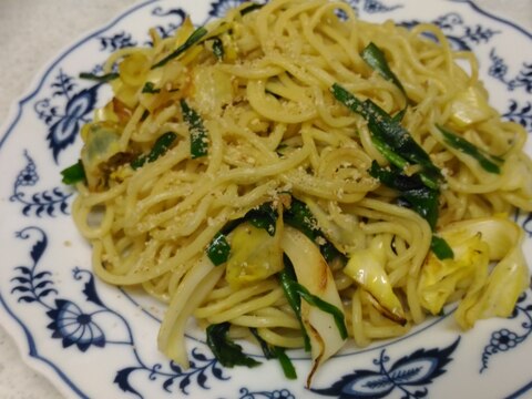 ニラとキャベツのシンプル塩焼きそば レシピ 作り方 By ねあっっ 楽天レシピ